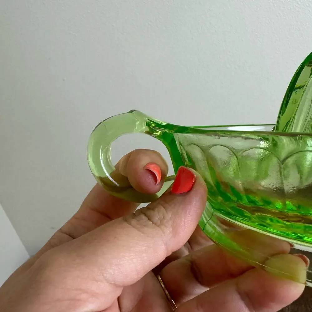 Depression Era Green Vaseline Uranium Fruit‎ Juicer Reamer